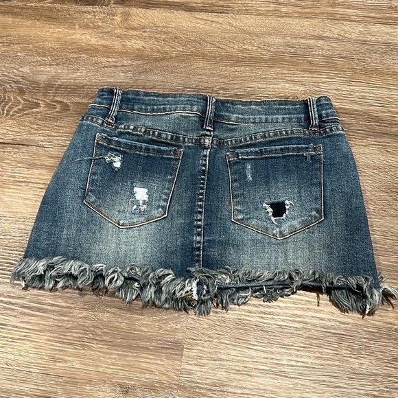 Tractr Girl’s Denim Skirt - Size XL - Picture 2 of 3